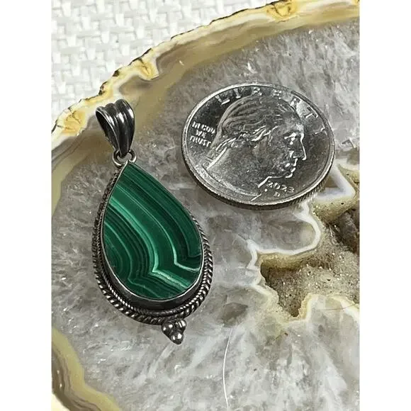 VTG 925 Sterling Nepal Silver Dark Green Malachite Stone Teardrop Pendant 5.5g - Picture 8 of 9